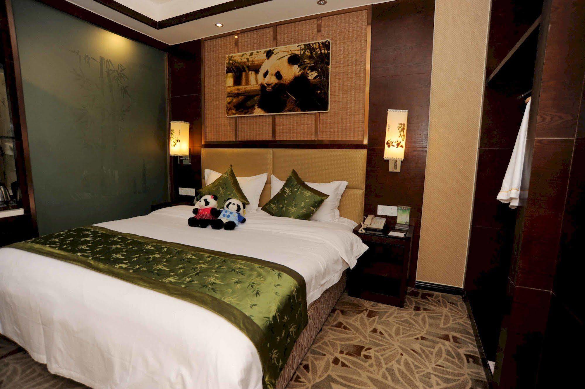 Chengdu Panda Prince Culture Hotel Exterior photo