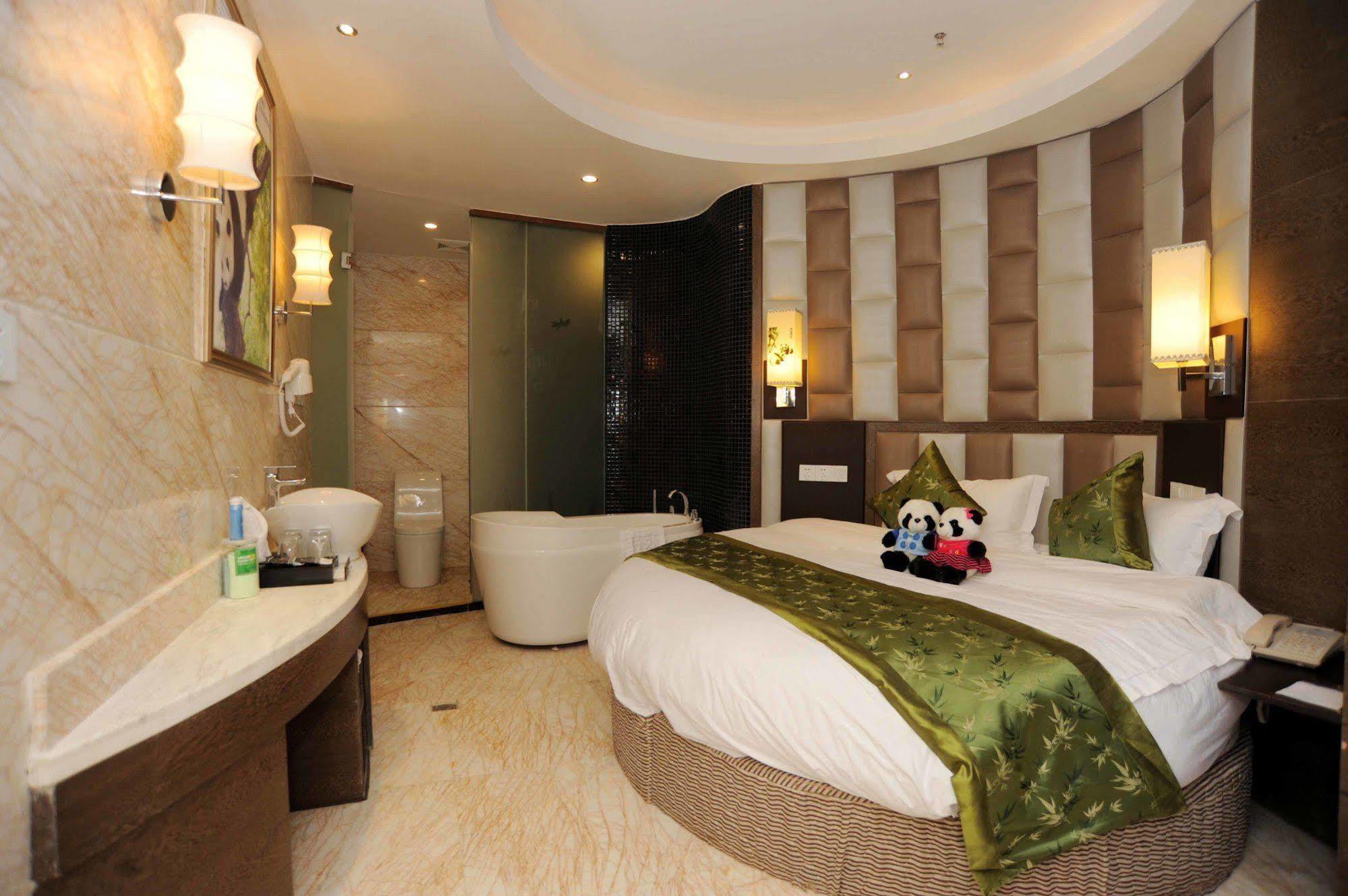 Chengdu Panda Prince Culture Hotel Exterior photo