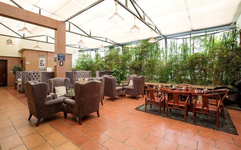 Chengdu Panda Prince Culture Hotel Exterior photo